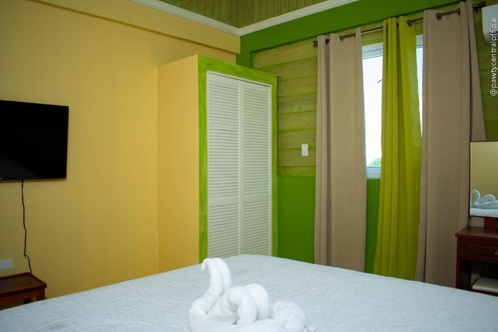 Ivs Bed And Breakfast Кингстон Экстерьер фото